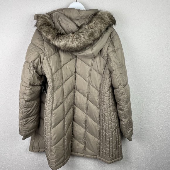 NWT LIZ CLAIBORNE Women 1X Taupe Faux Fur Hood Zip Water Resistant Puffer Jacket - Picture 3 of 14